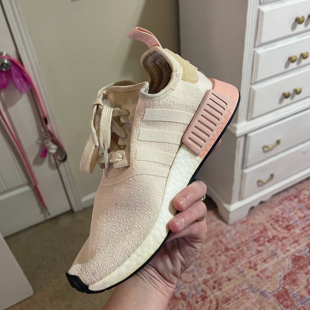 Light Pink Color Scheme Adidas Nmd_r1 W - image 3